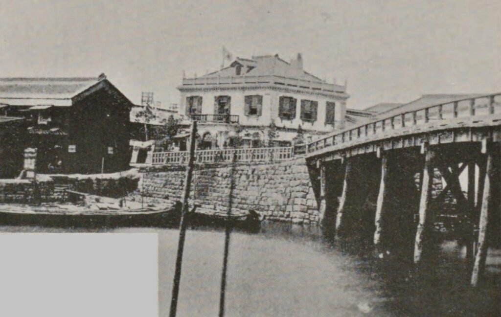 設立時の東京株式取引所（『東京株式取引所』東京株式取引所調査課 編集・発行、1936　国立国会図書館デジタルコレクション）の画像。 